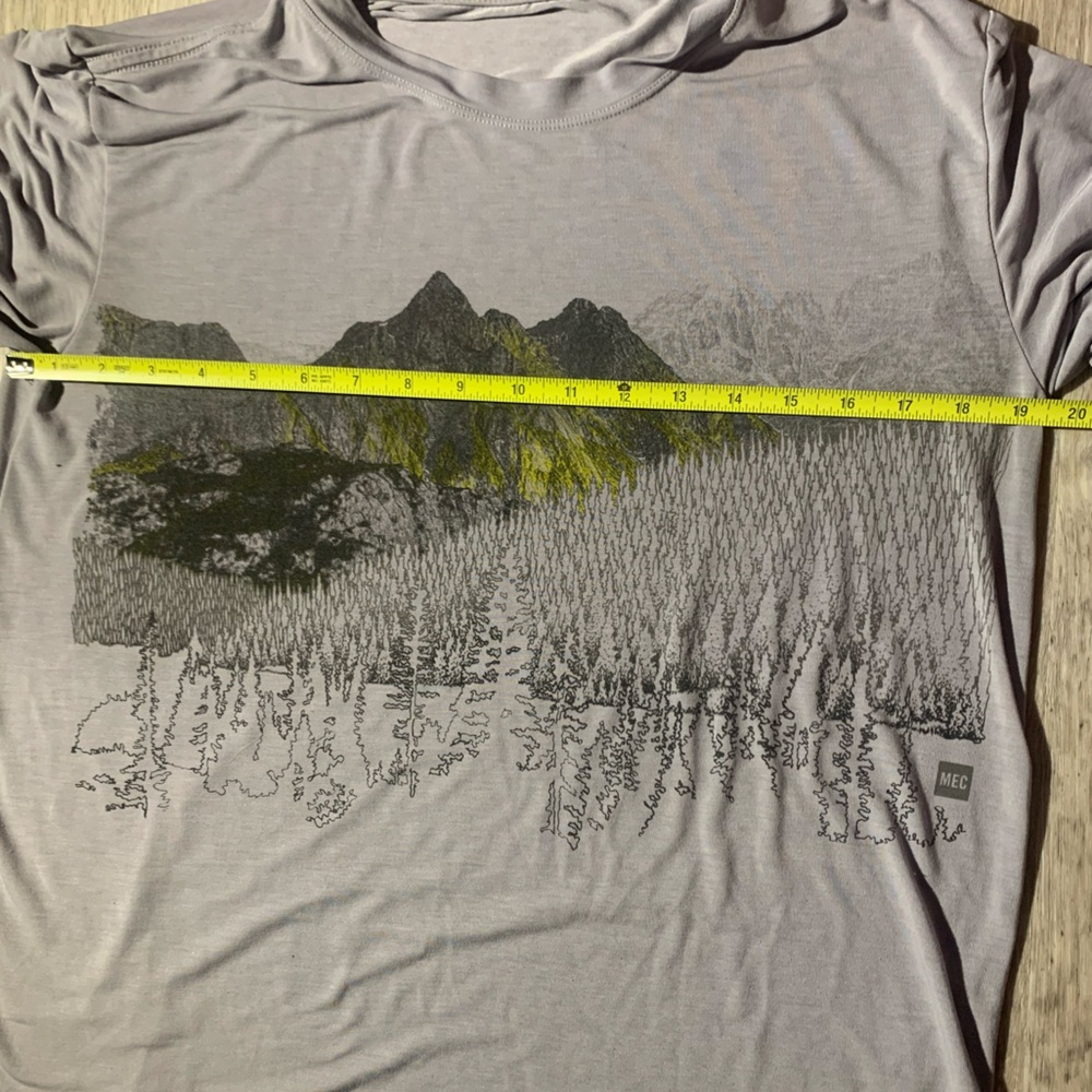 MEC Merino Blend Gray Mountain Graphic Long Sleeve Tee - Picture 10 of 10